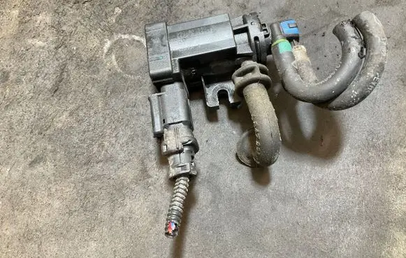 Peugeot 208 Turbo solenoid valve 9801887680 6864904 225132205