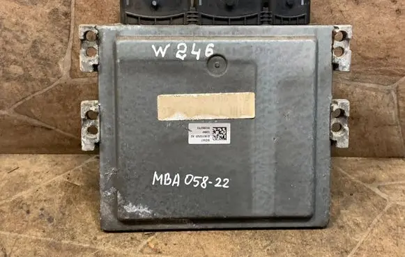 Mercedes-Benz B W246 W242 Engine control unit/module A6079001800