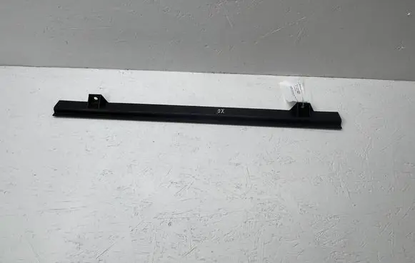 Jaguar XE Radiator trim GX738A107AB