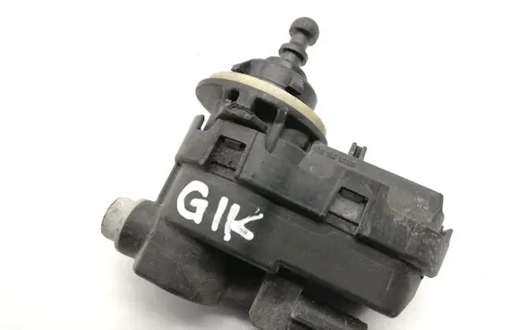 Toyota Auris E180 Headlight level adjustment motor 90013783
