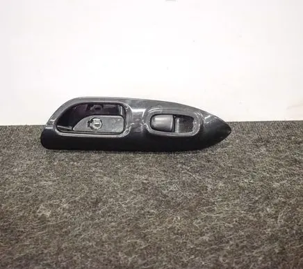 Nissan Juke I F15 Electric window control switch 829611KA2A