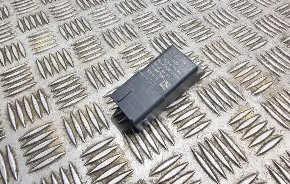 Ford S-MAX Glow plug pre-heat relay 9803299780 51299058A 20150722