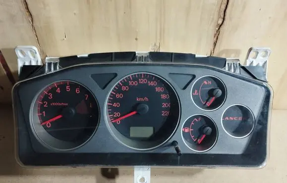 Mitsubishi Lancer Speedometer (instrument cluster) 769219770