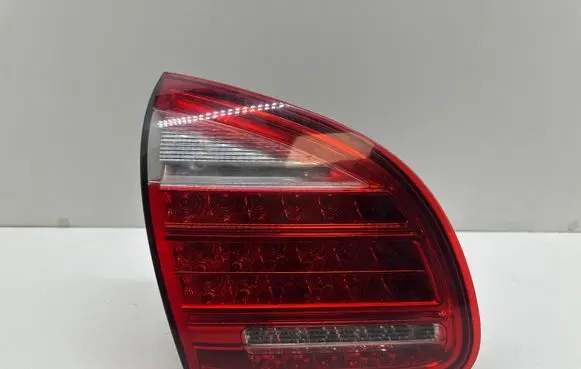 Porsche Cayenne (92A) Tailgate rear/tail lights 7P5945093K