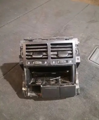 Volkswagen Touareg I Dash center air vent grill SR0484704 7L6819203D 7806804