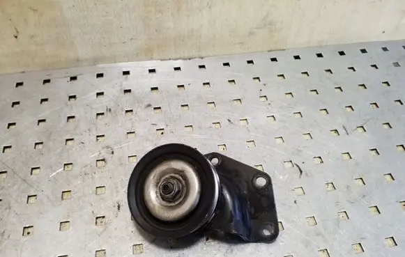 Nissan Pathfinder R51 Generator/alternator belt tensioner