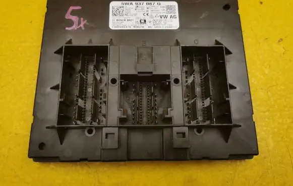 Volkswagen Golf VIII Central body control module 5WA937087Q
