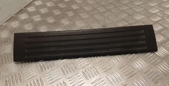 Mercedes-Benz R W251 Front sill trim cover A2516860136