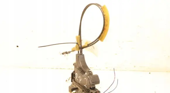 Mitsubishi Grandis Front door lock