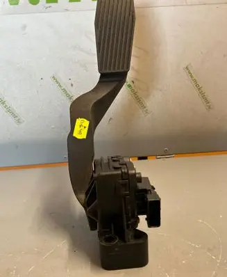 Opel Zafira A Accelerator throttle pedal 6PV00811400 9202341