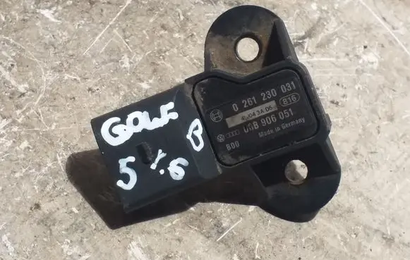 Volkswagen Golf V Air pressure sensor 0261230031 06B906051