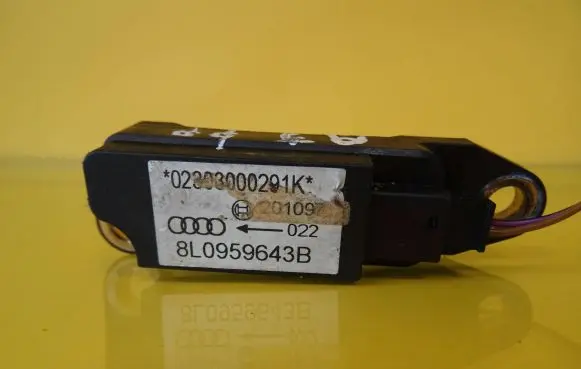 Audi A3 S3 8L Airbag deployment crash/impact sensor 8L0959643B