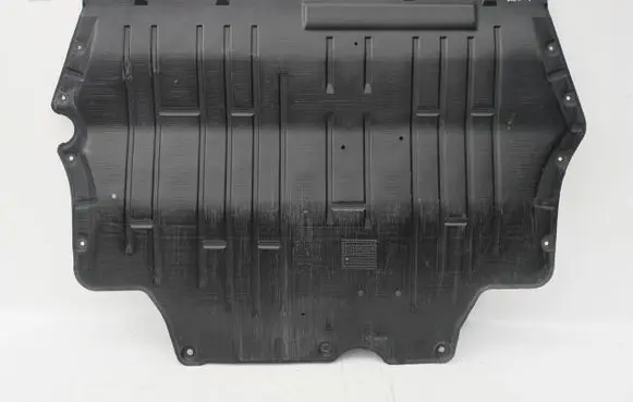 Volkswagen Jetta VI Engine splash shield/under tray 5C0825237B