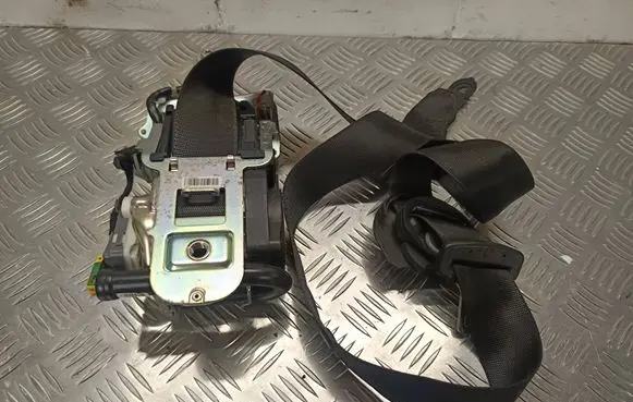 Mercedes-Benz E W212 Front seatbelt A2128607685 040968