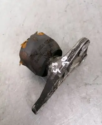 Audi A4 S4 B6 8E 8H Engine mount bracket 8E0199339