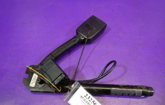 Ford Fusion Front seatbelt buckle 2S6AA61208AC