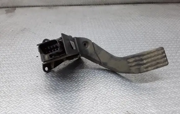 Ford Focus Accelerator throttle pedal 98AB9F836AE