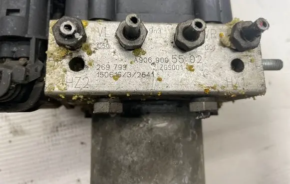 Mercedes-Benz Sprinter W906 ABS Pump A9069005502