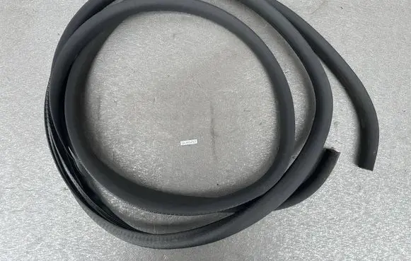 Nissan Patrol Y61 Loading door rubber seal (on body) 76925VD205