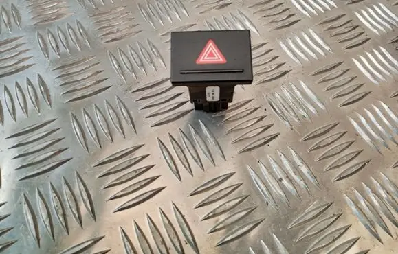 Volkswagen Touareg I Hazard light switch 7L6953235A 32407