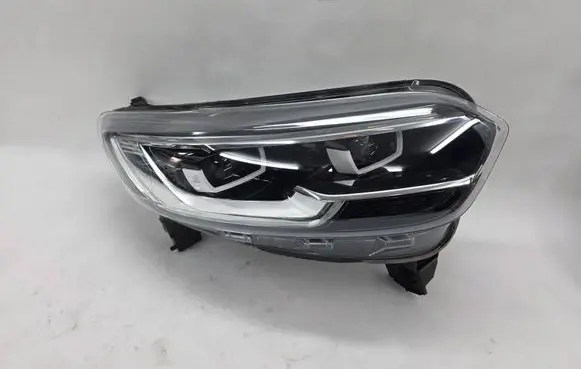 Renault Kadjar Headlight/headlamp 260105570R