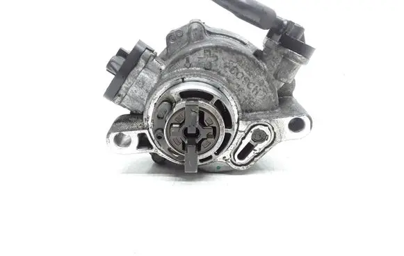 Volvo V40 Vacuum pump 9804021880