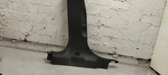 Maserati Ghibli (B) pillar trim (bottom) 670019817