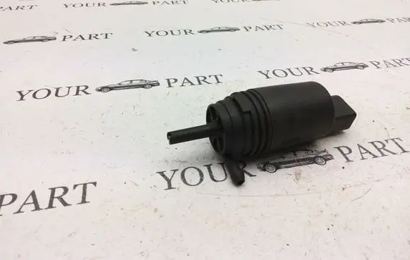 BMW 5 E39 Windscreen/windshield washer pump 8377612