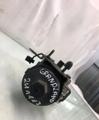Opel Grandland X Oil filter mounting bracket 9823532380