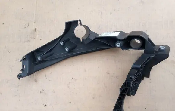 Audi A4 S4 B8 8K Headlight/headlamp mounting bracket 8K0805608A