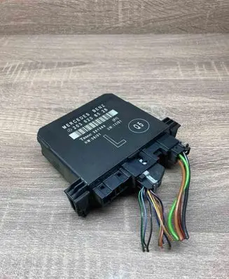 Mercedes-Benz C W203 Door control unit/module 2038206526