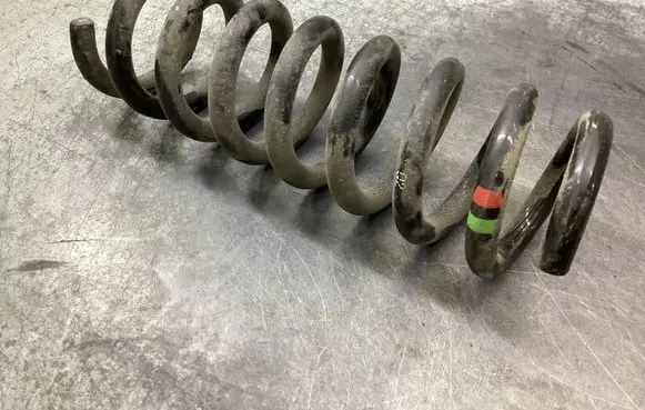 Mercedes-Benz E W212 Rear coil spring