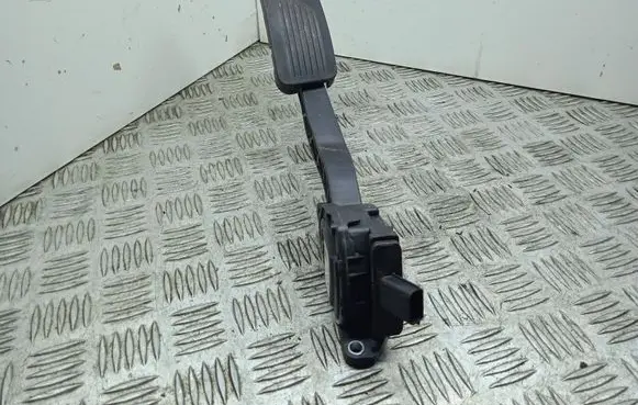 Maserati Ghibli Accelerator throttle pedal 04861715AE