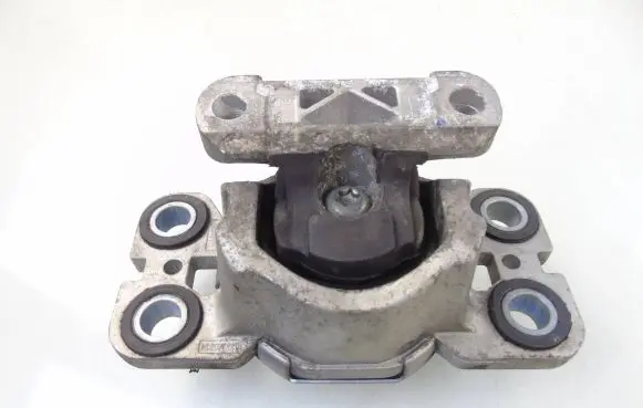 Volvo XC60 Engine mount bracket 8G9N-7M121-BA