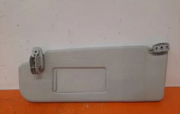 Volkswagen Polo IV 9N3 Sun visor