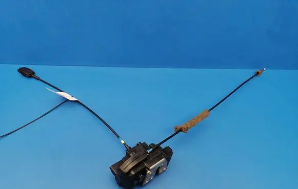 Nissan Note (E11) Rear door lock
