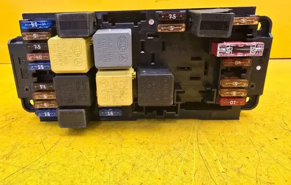 Mercedes-Benz SLK R171 SAM control unit 1715451101 5DK00855312