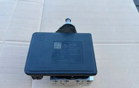 Mercedes-Benz C W205 ABS Pump A2534310200