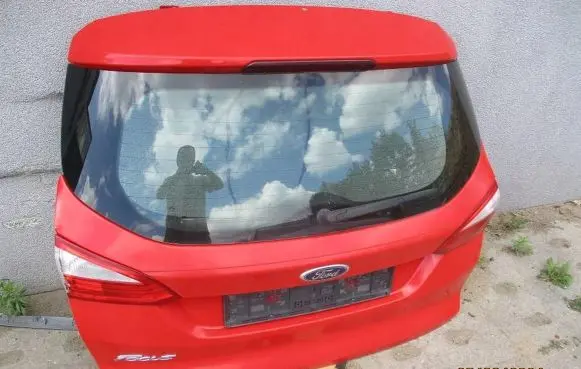Ford Focus Tailgate/trunk/boot lid