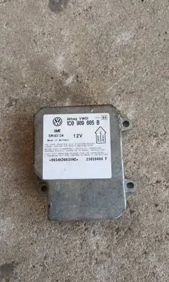 Volkswagen PASSAT B5.5 Airbag control unit/module 1C0909605B 23020404F 5WK43124