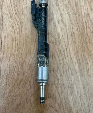 BMW 3 F30 F35 F31 Fuel injector 7639994 13647639994