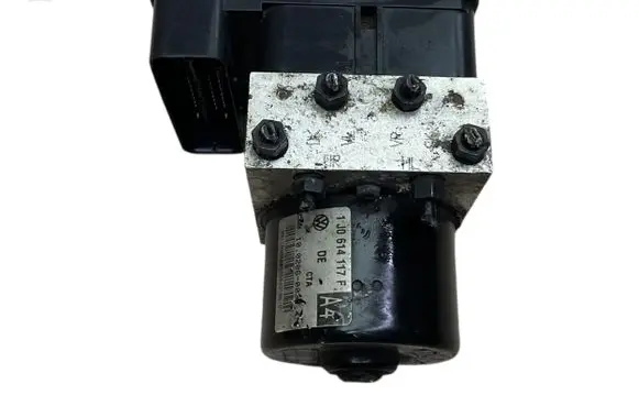 Volkswagen Golf IV ABS Pump 1J0614117F 1C0907379J