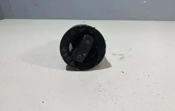 Volkswagen PASSAT B5 Light switch 8E0941530A