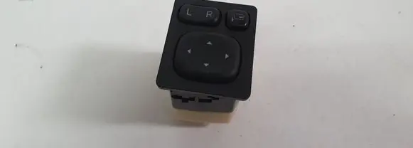 Toyota Auris E180 Wing mirror switch