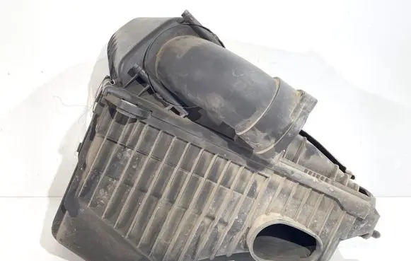 Volkswagen Touareg I Air filter box 7L0129607