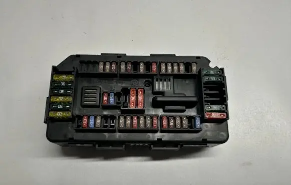 BMW 4 F32 F33 Fuse module 9337879