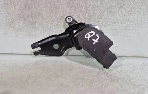 Audi Q7 4L Rear height level sensor lever