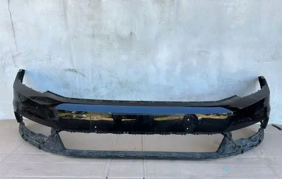 Volkswagen PASSAT B8 Front bumper 3G0807221C