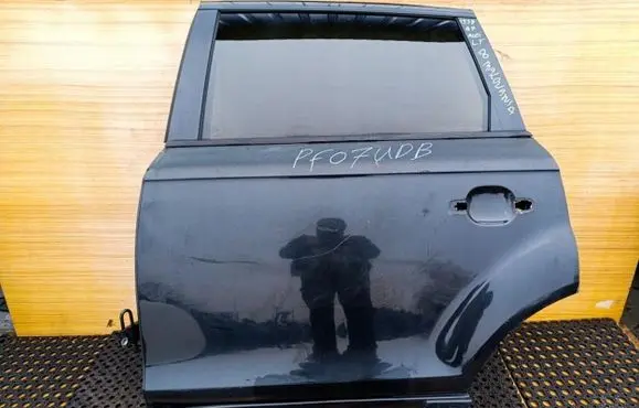 Audi Q7 4L Rear door