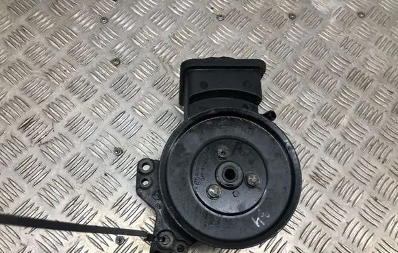 BMW 5 E39 Power steering pump 2247046 32422247046